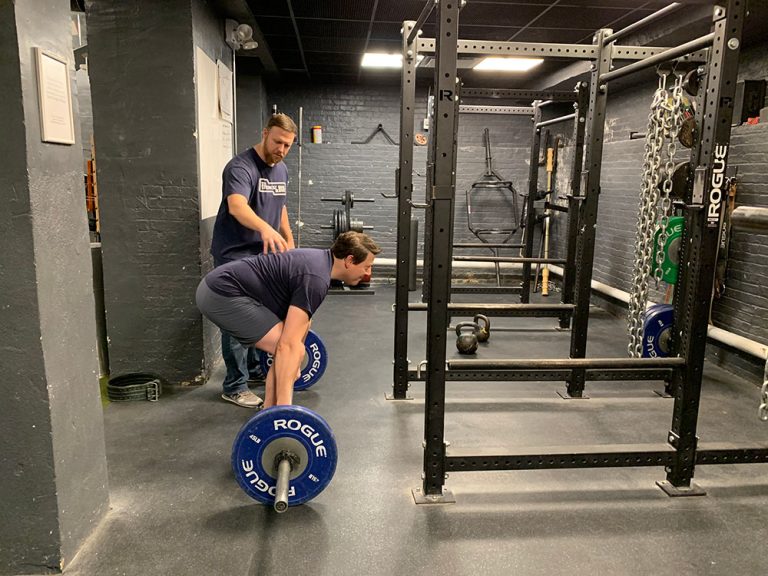 20230103 arnold deadlift 768x576