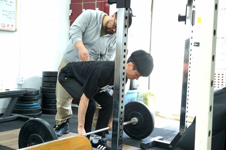 20230124 kim deadlift 2 768x511