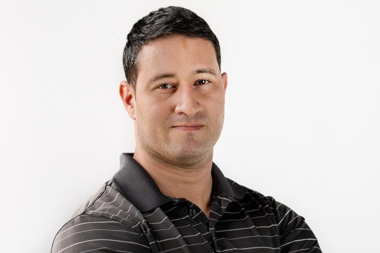 acosta headshot 768x512