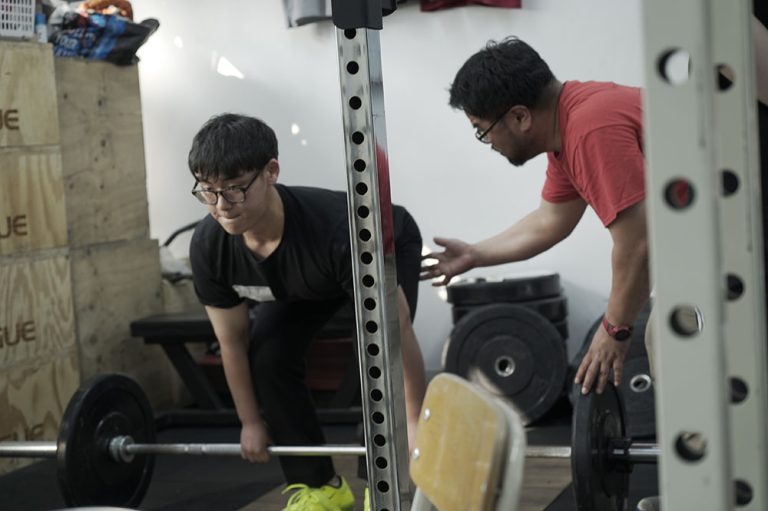 20230124 kim deadlift 1 768x511
