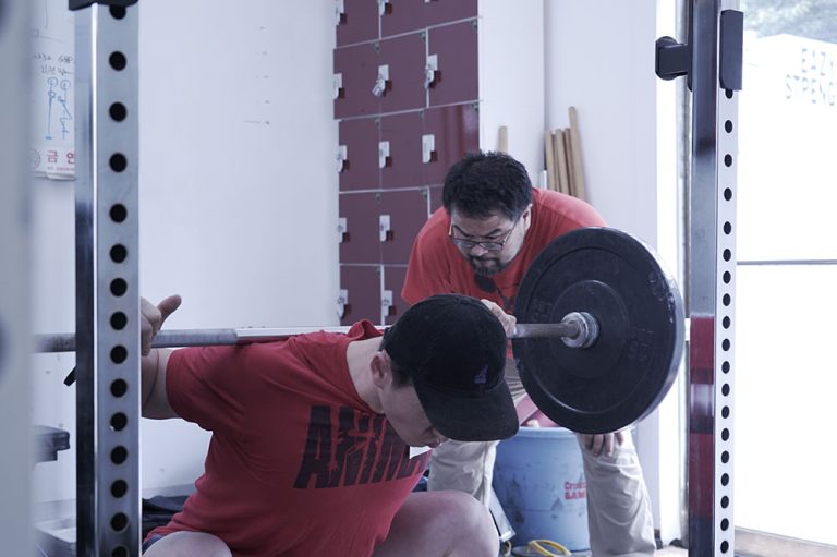 20230124 kim squat 2 768x511